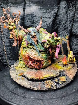 Artista de miniaturas profesional. 
