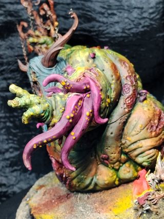 Artista de miniaturas profesional. 
