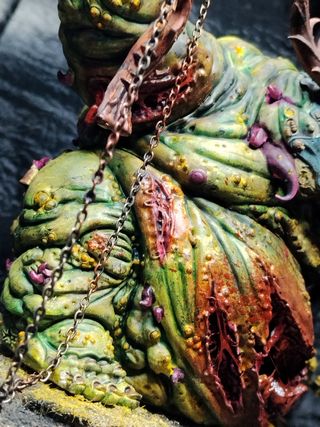 Artista de miniaturas profesional. 
