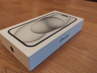 Caja vacía iPhone 15