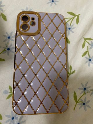Funda iPhone 11 Lila Acolchada Dorada