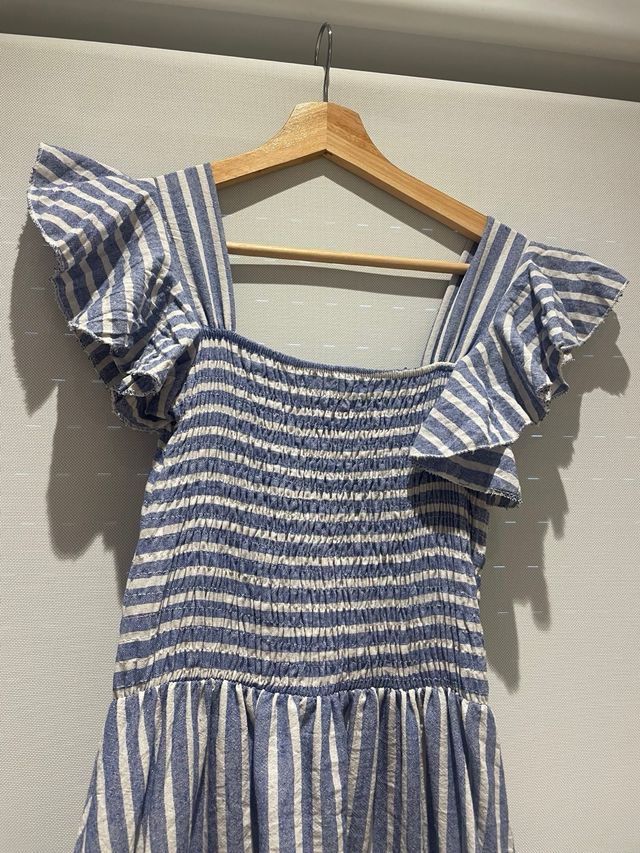 Vestido largo de rayas azules y blancas