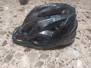 Casco de bicicleta negro