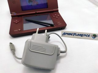 Nintendo DSi XL Bordeaux con Pennino