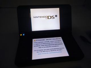Nintendo DSi XL Bordeaux con Pennino