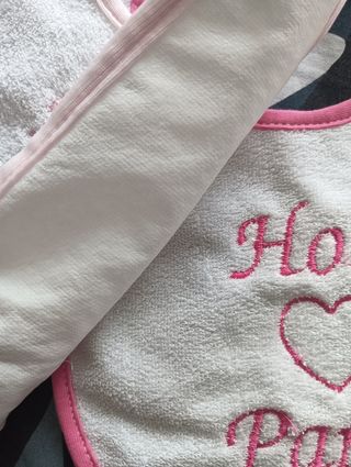 Lote 2 Baberos Bebé Hola Papá y Hola Mamá