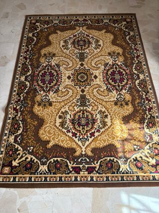 Alfombra de diseño geométrico multicolor