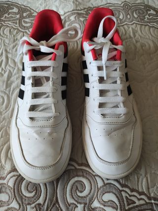 Adidas Blancas y Rojas Talla 37.5