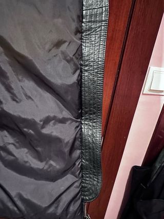 Abrigo Uterqüe Negro con Capucha