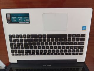 Portátil ASUS F553M Blanco Con caja.