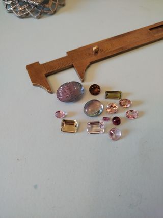 13 Tormaline Policrome, Una Incisa