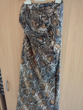 Falda Zara Estampado Serpiente Talla S
