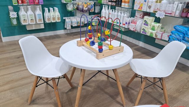 Mesa y 2 Sillas Infantiles Blancas