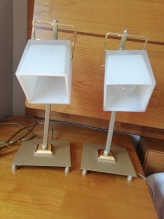 Lámparas de mesita de noche doradas