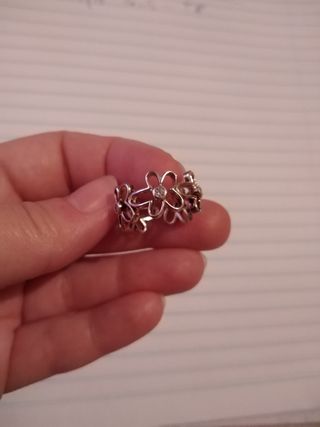 Anillo de flores plateado, redimensionable