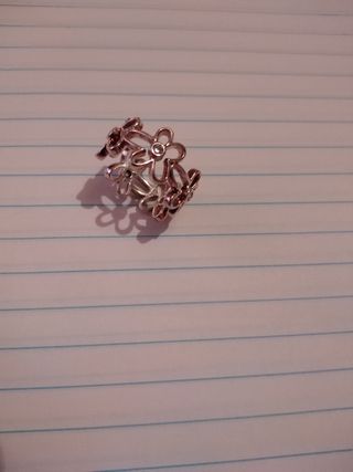 Anillo de flores plateado, redimensionable
