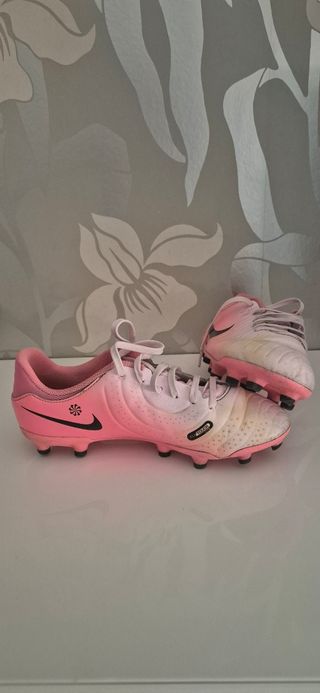 Talla 37,5 Botas de fútbol Nike niño rosa. FLY TOU