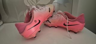 Talla 37,5 Botas de fútbol Nike niño rosa. FLY TOU