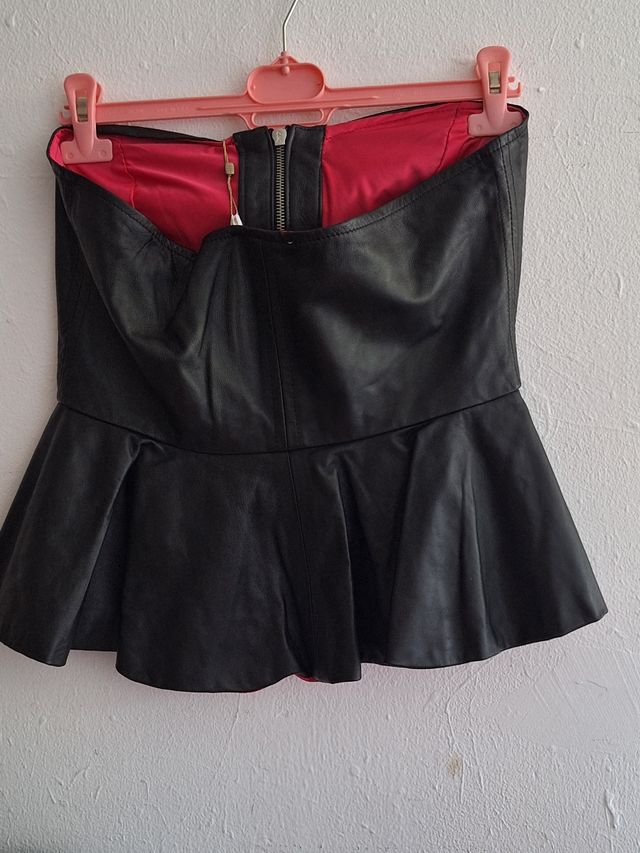 Top strapless MÄNGATA negro y rojo