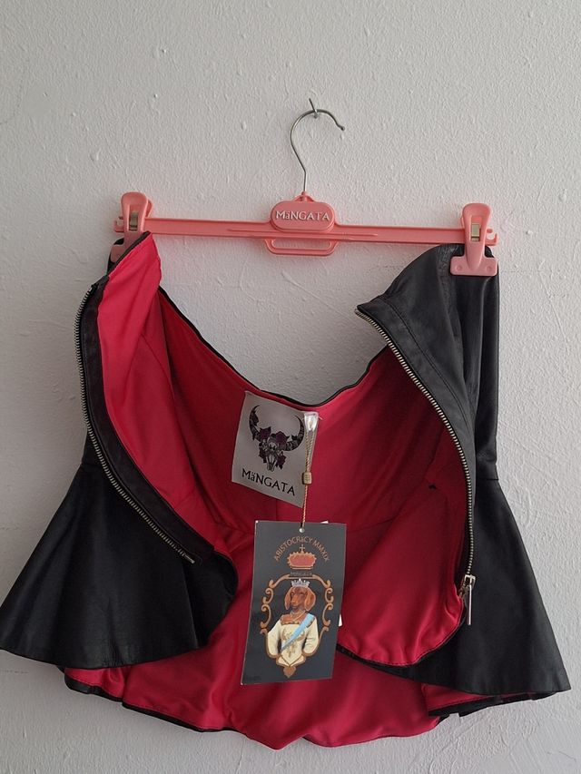 Top strapless MÄNGATA negro y rojo