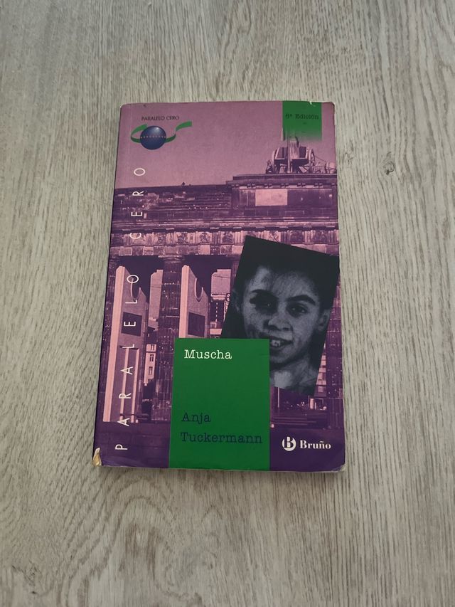 Muscha (Paralelo cero / Zero Parallel) (Spanish...