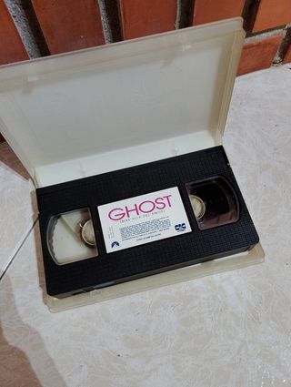 Ghost VHS Romance Español