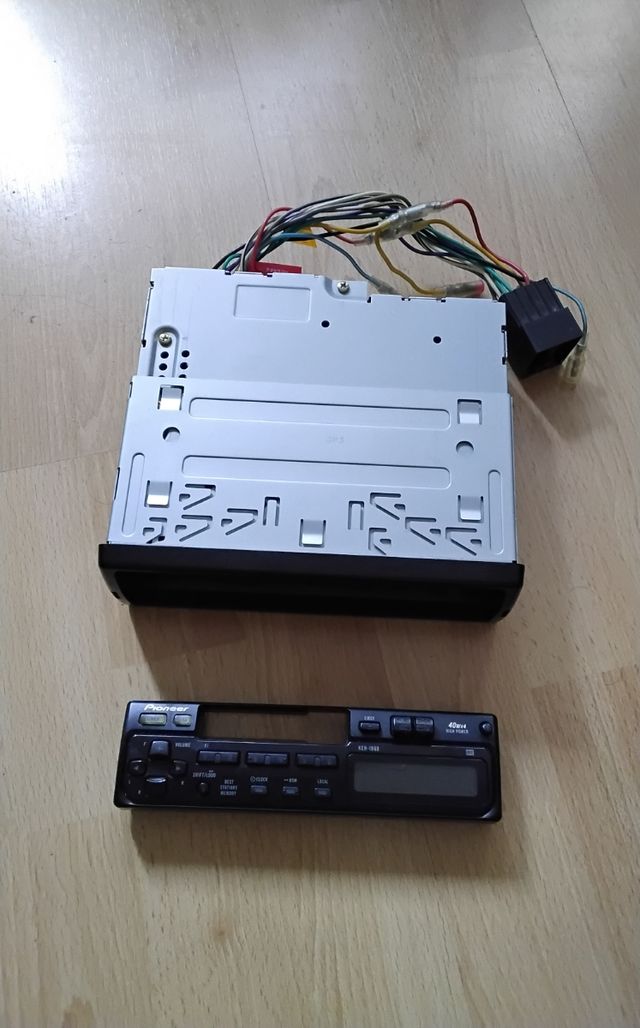 Radio coche Pioneer. Como nuevo.