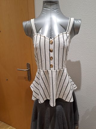 Camiseta de tiras con rayas verticales