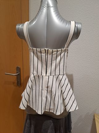 Camiseta de tiras con rayas verticales