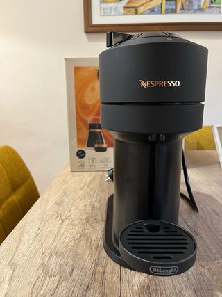 Cafetera Nespresso Vertuo Next DeLonghi