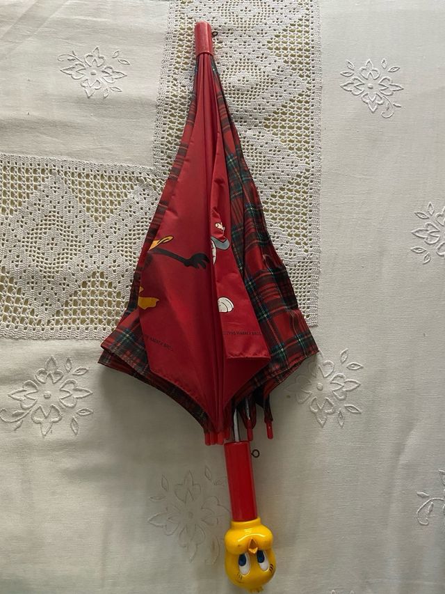 Paraguas infantil con diseño de personaje