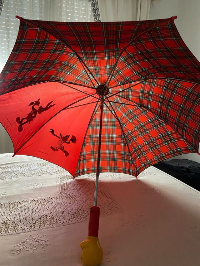 Paraguas infantil con diseño de personaje