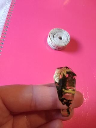 Anillo de resina con caracolas