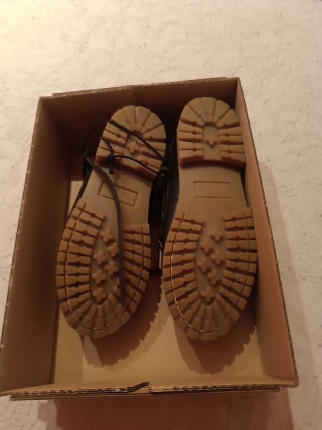 Náuticos niño marrones

Son talla 34