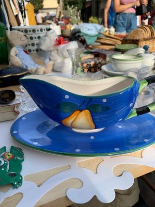 Salsiera in ceramica decorata con pere