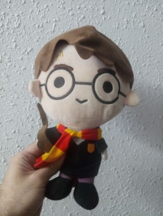 Peluche Pikachu y Harry Potter