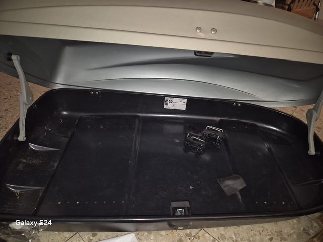 Cofre techo y barras Thule para KIA