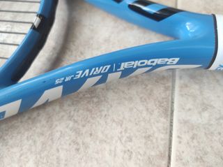 Raqueta Babolat Drive Jr 25. Peso 255 gramos