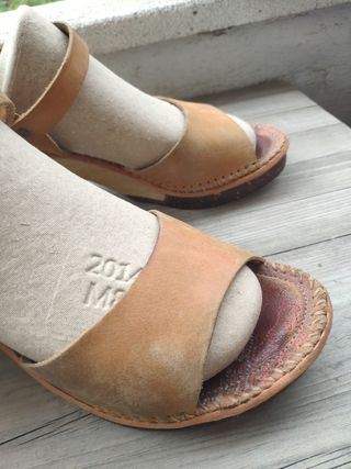 Sandalias ART piel tacón madera