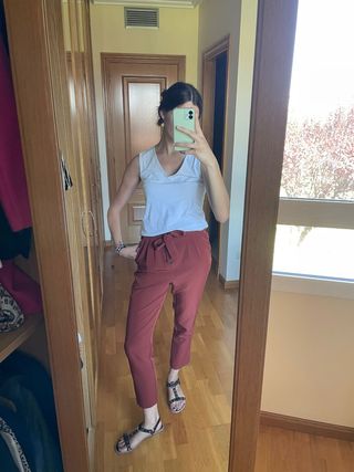 Pantalón vestir Stradivarius color caldero