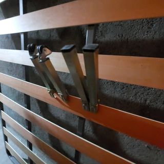 Somier de madera y metal 150×0×190 y cuatro patas
