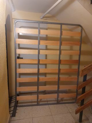 Somier de madera y metal 150×0×190 y cuatro patas