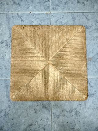 Tapas de silla de mimbre beige