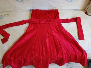 Vestido de fiesta corto rojo