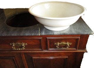 Mueble auxiliar con lavabo en raíz de nogal S.XIX