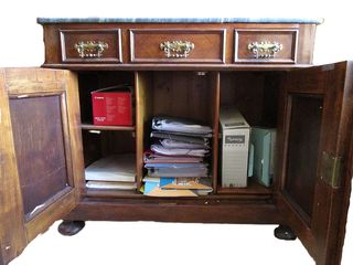 Mueble auxiliar con lavabo en raíz de nogal S.XIX