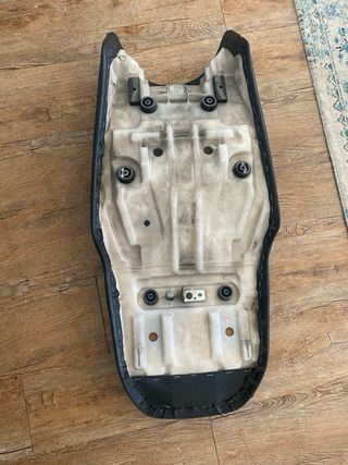 Asiento Yamaha FZS 600 2005 Confort