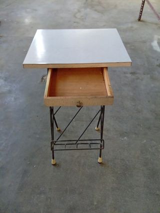Tavolino vintage in formica