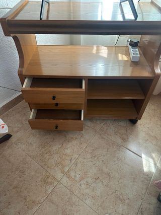 Mueble TV madera con ruedas