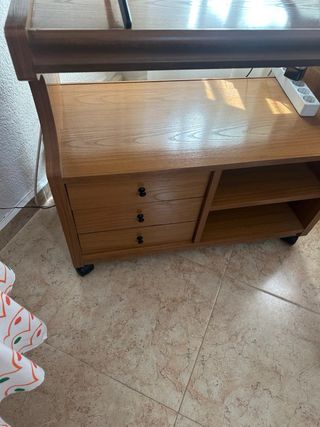 Mueble TV madera con ruedas